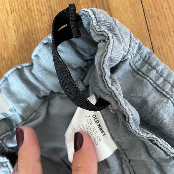 Old navy cargo shorts - Picture 4 of 4